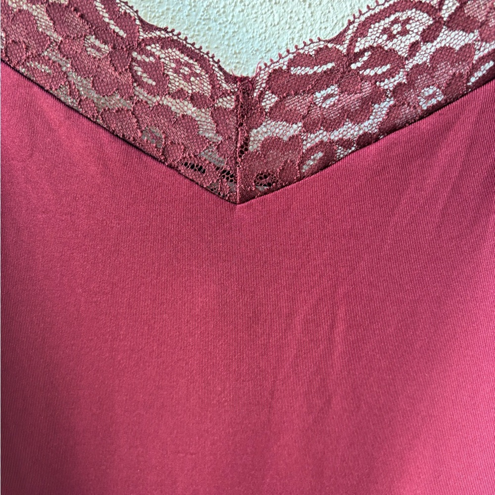 White House Black Market Large Burgundy Lace Trim Camisole Adjustable Straps NWT - Picture 5 of 12